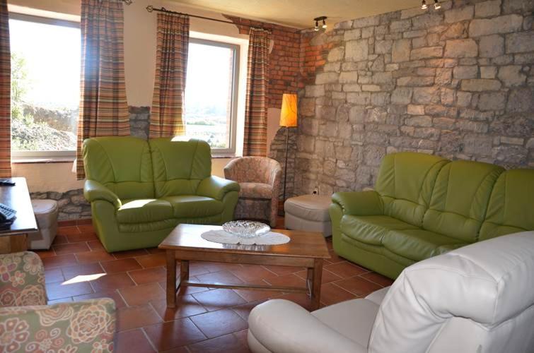 Gites Ferme De La Barriere Chimay Exterior foto